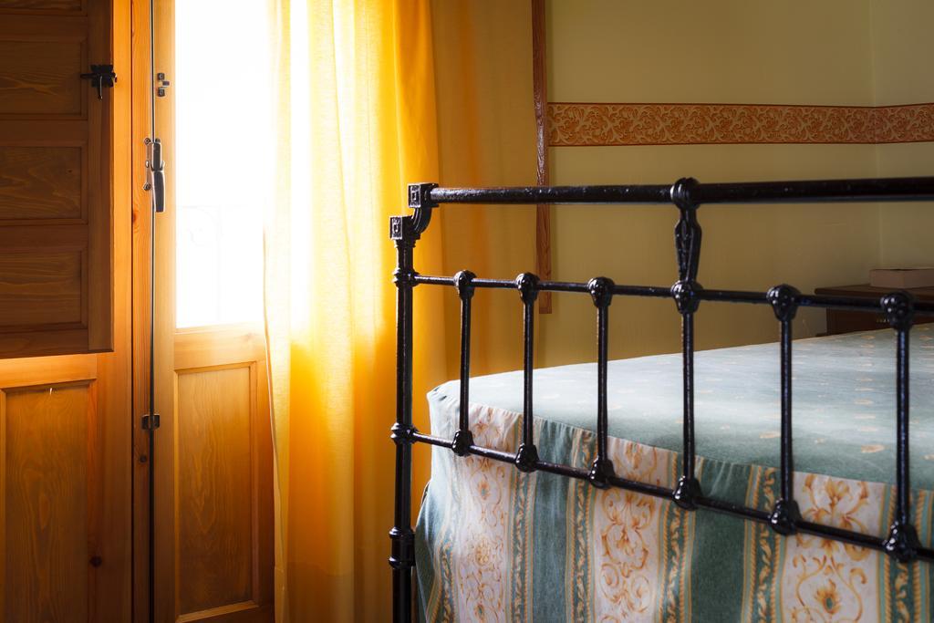 La Casa Del Tio Venancio Pensionat Caracenilla Værelse billede