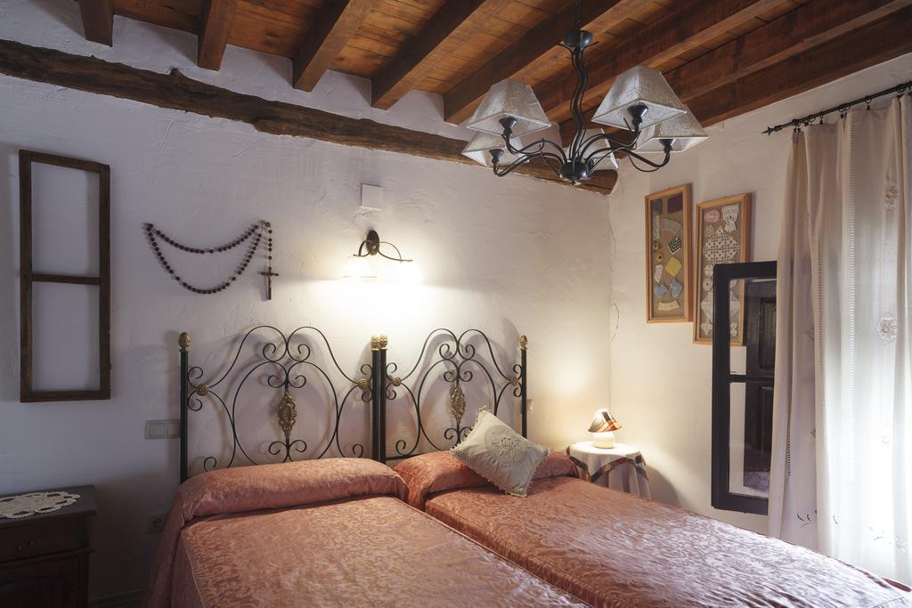 La Casa Del Tio Venancio Pensionat Caracenilla Eksteriør billede
